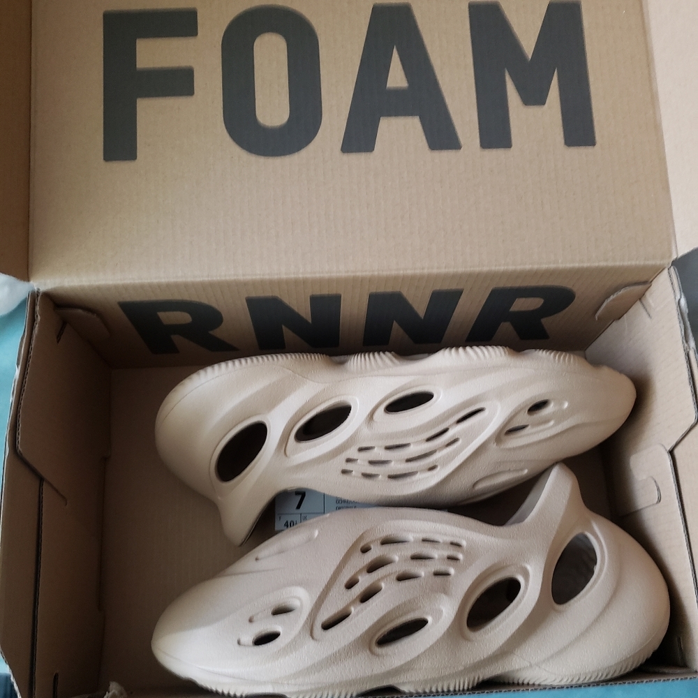 Yeezy foam runners